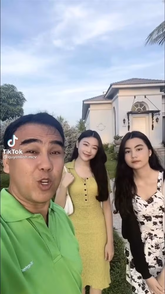 Hai ái nữ nhà Quyền Linh thường nhận được nhiều lời khuyên tham gia các cuộc thi nhan sắc.
