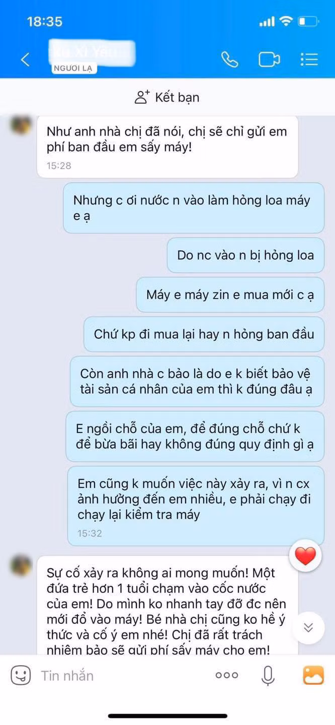 Ngay khi gửi tin nhắn và clip đã quay ở quán sửa máy tính cho phụ huynh em nhỏ, cô gái nhận được cuộc gọi của bố đứa trẻ với nội dung chỉ trả 150.000 đồng tiền sấy máy.