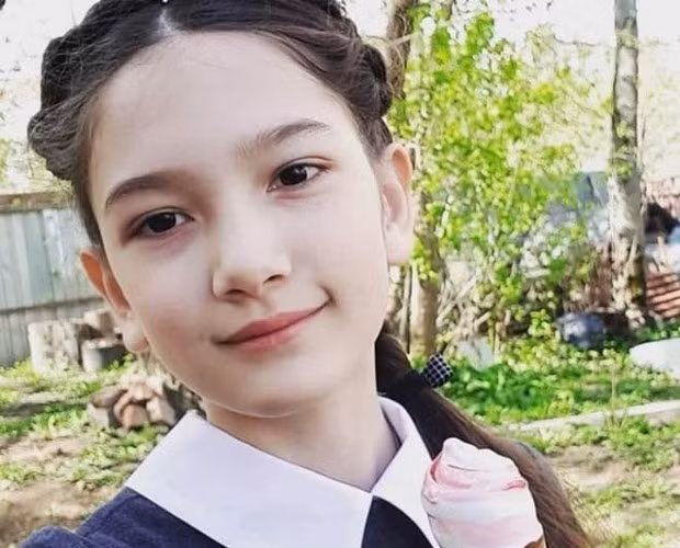 Thủ môn Đặng Văn Lâm có 2 người em tên Đặng Văn Mạnh và Đặng Thanh Giang sinh sống tại Nga cùng gia đình. Đặc biệt, cô em gái út khá xinh xắn và luôn được thủ thành lai Việt - Nga cưng chiều hết mực.