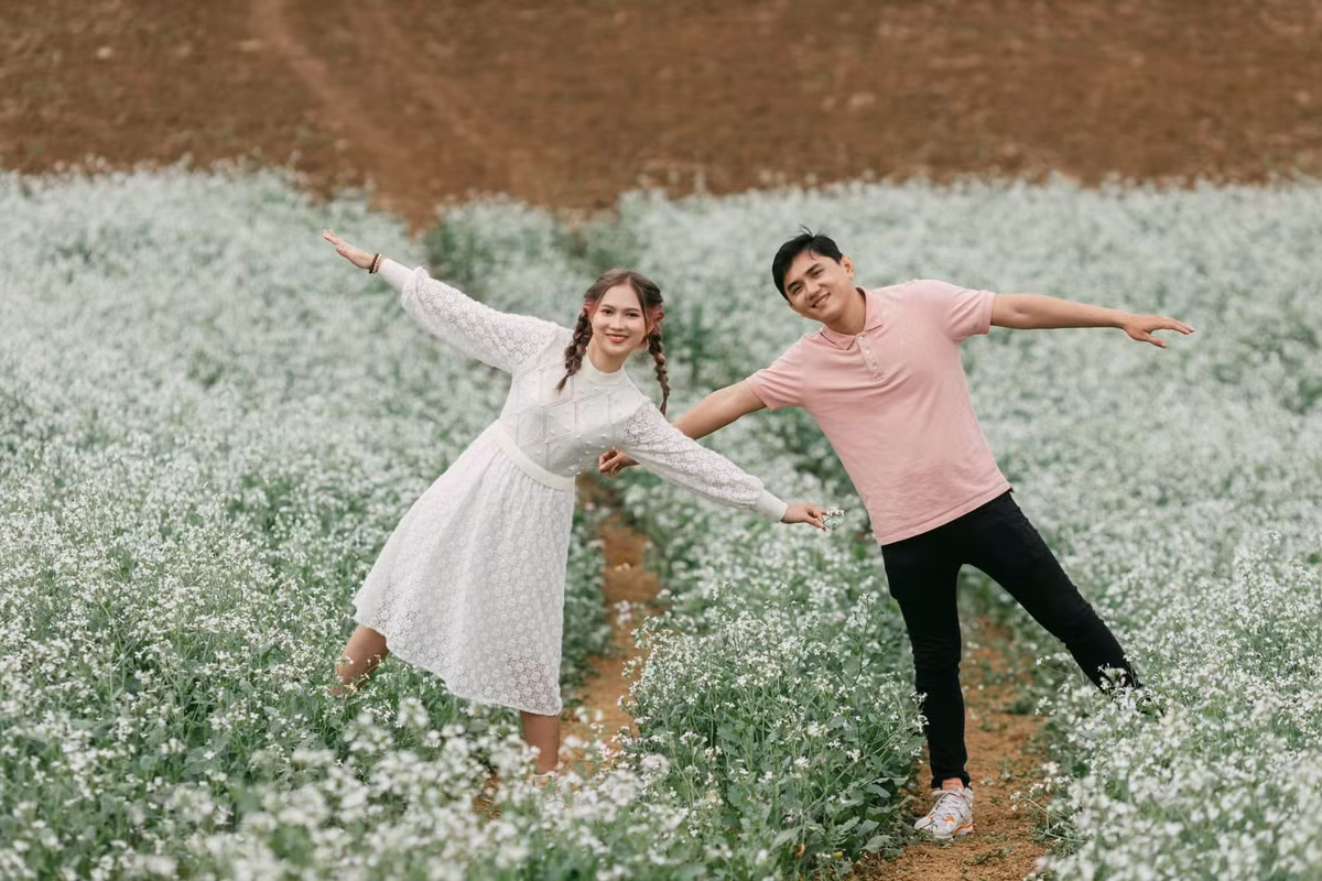Trên MXH đã xuất hiện vô vàn tấm ảnh chụp cùng hoa cải Mộc Châu cực đẹp, ai nhìn cũng mong muốn được ghé thăm. Ảnh: Ngựa Hoang