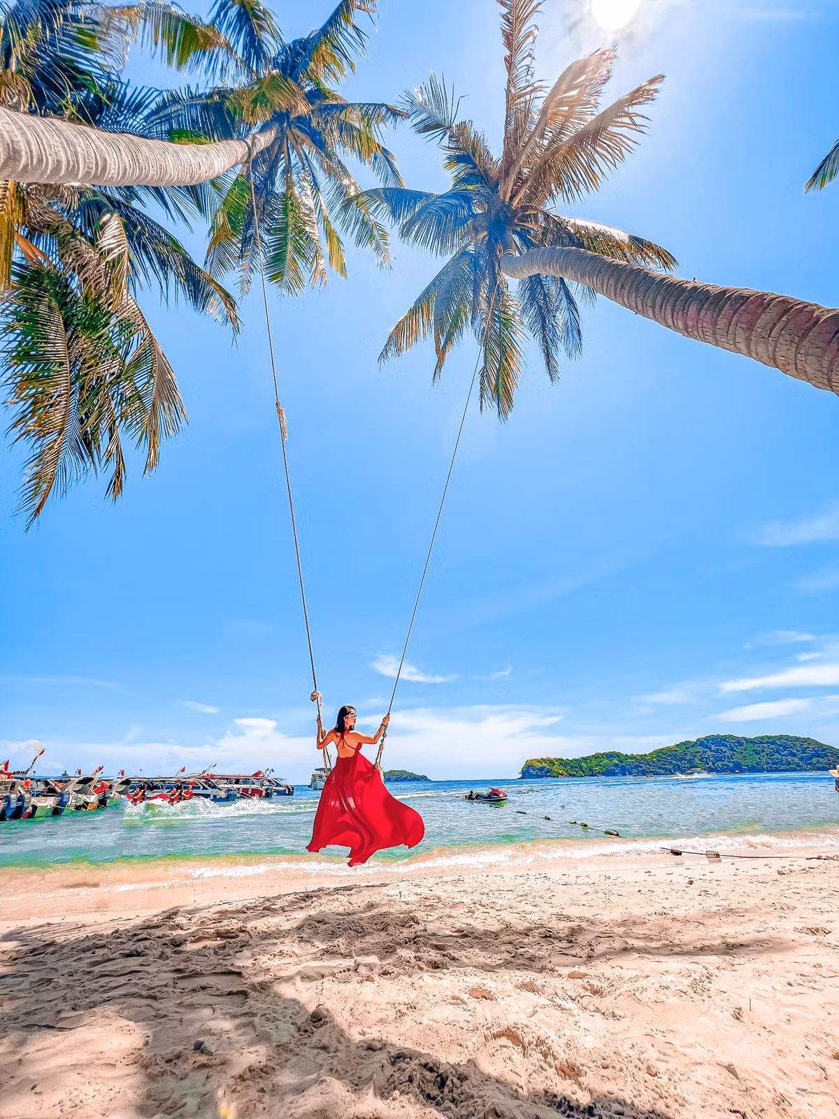 “Đảo ngọc” Phú Quốc với không khí trong lành, mát mẻ cùng thiên nhiên xinh đẹp sẽ giúp bạn được “chữa lành” và sạc đầy pin khi trở về.