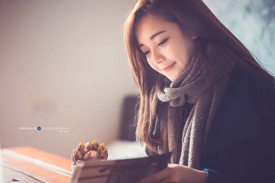 Mời bạn đọc cùng ngắm nhan sắc xinh đẹp và ngọt ngào của Thu Hương. Ảnh: Ảnh: Chau Nguyen Jr.