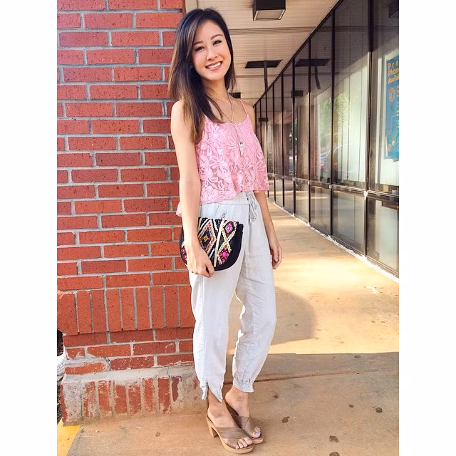 Christine và các anh chị em của cô đều mang những đường nét thuần Việt giống mẹ.