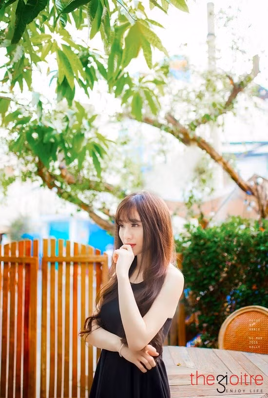 Nhìn vẻ “tiểu thư, đài cát” của Ý Như ít ai nghờ rằng cô nàng từng trãi qua một tuổi đẫm nước mắt và phải điều trị trầm cảm gần 10 năm trời.