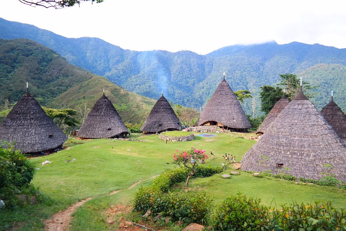 Tan muc cuoc song o ngoi lang biet lap giua nui rung Indonesia-Hinh-3