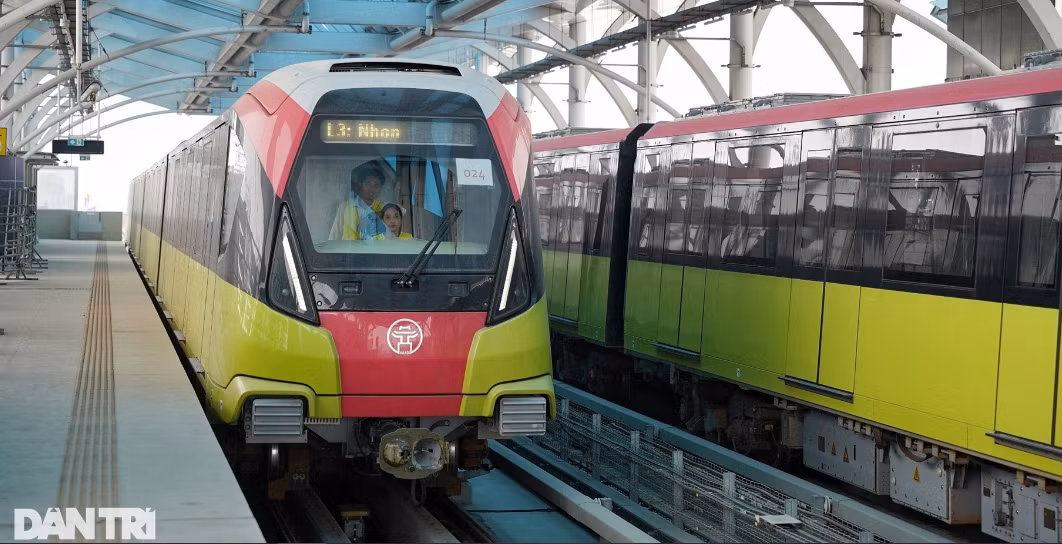 Chân dung 2 nữ lái tàu metro duy nhất của Hà Nội và TPHCM - Hình 6 Chan dung 2 nu lai tau metro duy nhat cua Ha Noi va TPHCM-Hinh-6