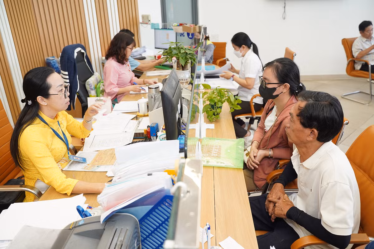 Chính phủ kiến nghị điều chỉnh tăng lương năm 2026 - Hình 2 Chinh phu kien nghi dieu chinh tang luong nam 2026-Hinh-2