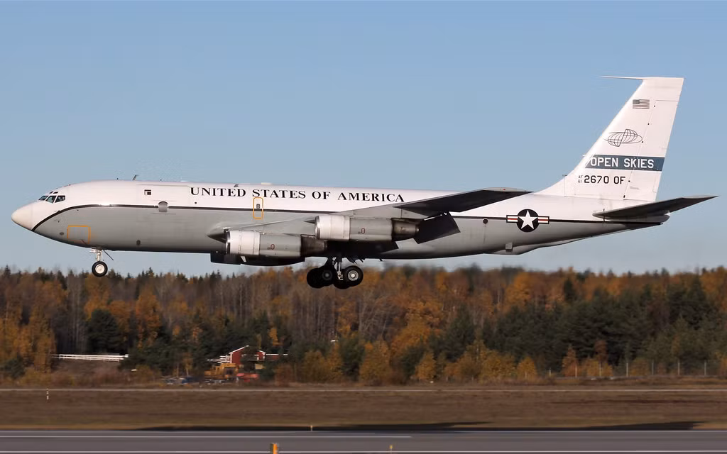 Có giá thành vận hành lên tới 99.722 USD cho một giờ bay, OC-135 Open Skies là một trong số 4 phi cơ có chi phí giờ bay cao nhất trong Không quân Mỹ. Nguồn ảnh: Flickr.