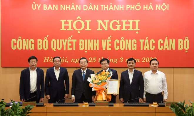UBND Thanh pho Ha Noi co tan Chanh van phong 8X-Hinh-2
