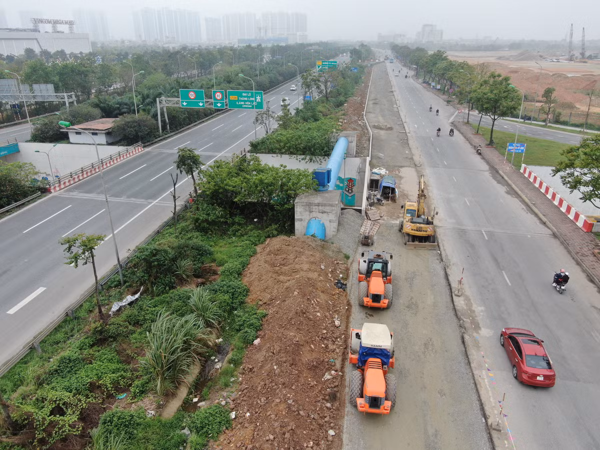 Hiện, công tác rào chắn, chặt hạ cây xanh đã được triển khai, đơn vị này đang chờ cơ quan có thẩm quyền cấp phép để thi công.