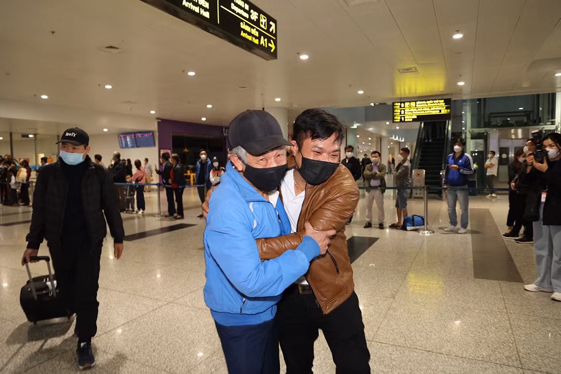 Đây là những người Việt mắc kẹt tại Ukraine đã phải di chuyển sang Ba Lan để chờ được đưa về nước.