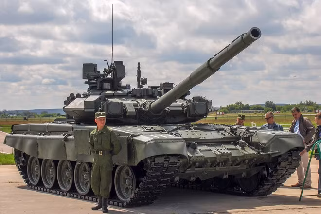 Nhận định về kế hoạch nâng cấp của Nga, tạp chí Defence-blog cho rằng, việc Bộ Quốc phòng Nga nâng cấp tăng T-90 là dấu hiệu cho thấy dòng xe tăng chiến đấu chủ lực T-14 Armata chưa thể trở thành xương sống của lực lượng tăng-thiết giáp Nga trong thời gian ngắn hạn tới.