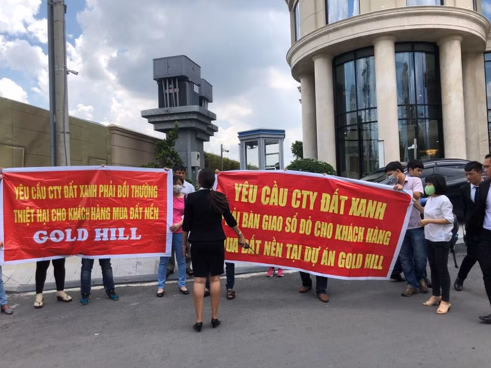Đất Xanh Group “nợ” sổ đỏ Gold Hill 3 năm, Gem Riverside "đắp chiếu" Dat Xanh Group “no” so do Gold Hill 3 nam, Gem Riverside