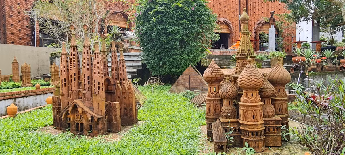 ...đến những cung điện nguy nga, tráng lệ - biểu tượng của nước Nga xinh đẹp.