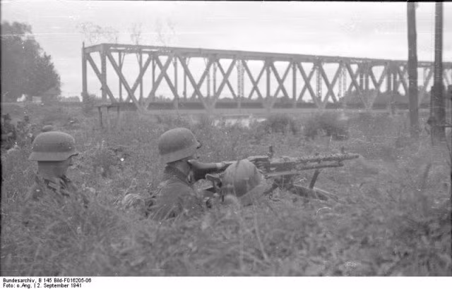 Ụ súng máy MG-34 trong trận chiến Ukraine, ngày 2/9/1941. Nguồn ảnh: Washington History Online