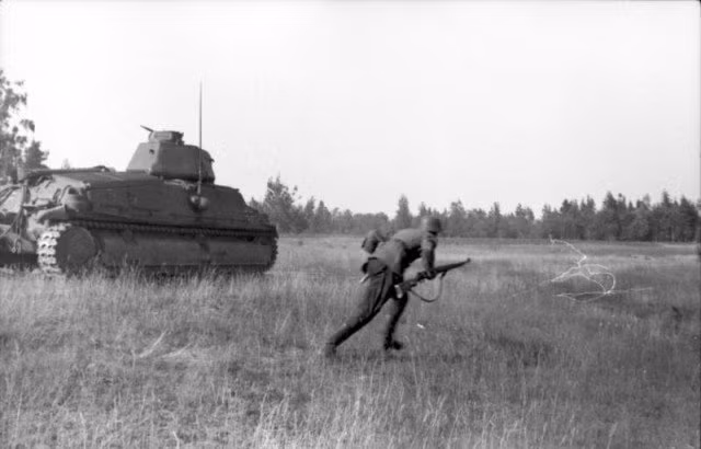 Xe tăng Somua S-35 mà Đức thu được của Pháp tham gia chiến dịch trên đất Liên Xô. Nguồn ảnh: Washington History Online
