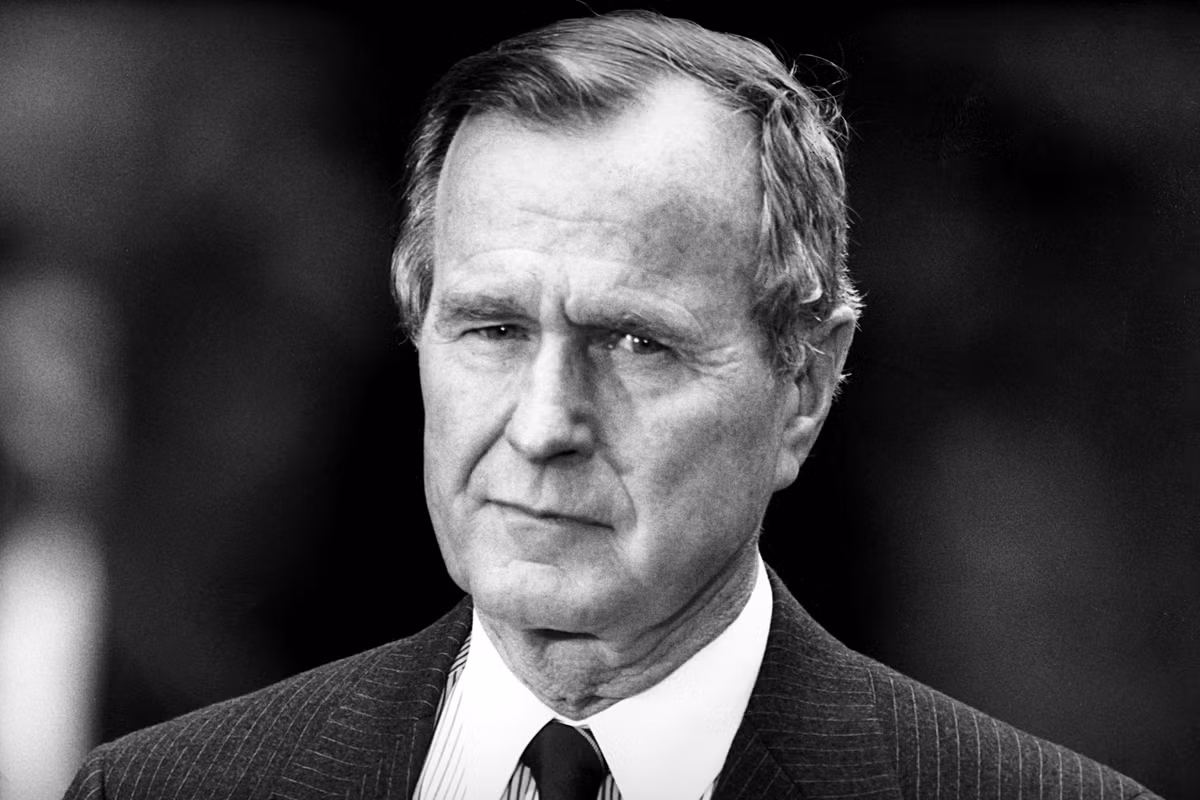 George H.W. Bush, John Kerry, William F. Buckley và Paul Giamatti là những thành viên nổi bật của hội kín này.