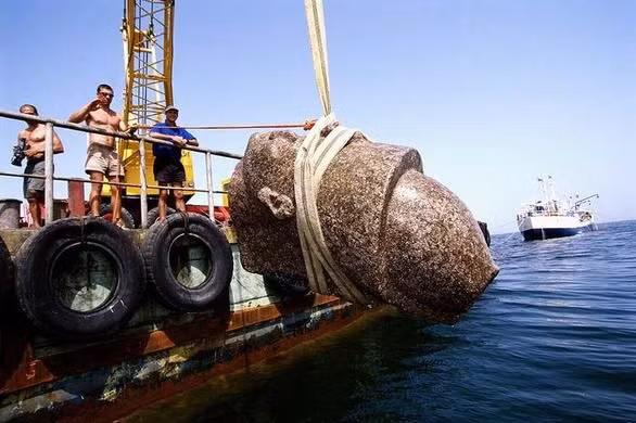 Việc tìm thấy thành phố Heracleion được đánh giá là một phát hiện quan trọng trong giới khảo cổ Ai Cập. Các chuyên gia hy vọng thông qua phát hiện này, nguyên nhân khiến Heracleion bị đại dương "nuốt chửng" sẽ sớm được giải mã.