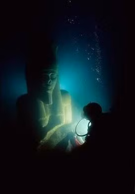 Theo đó, thành phố Heracleion biến mất bí ẩn giống như thành phố Atlantis huyền thoại.
