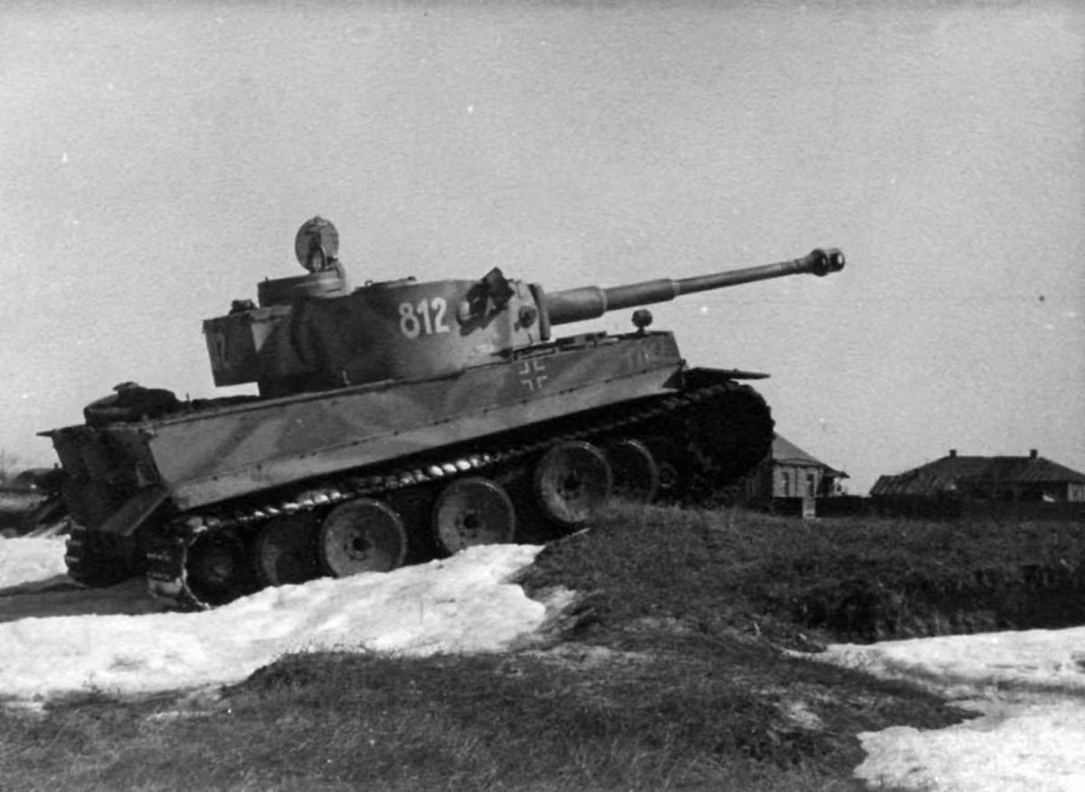Pháo chính cỡ nòng 88 mm khiến xe tăng Panzerkampfwagen VI "Tiger I" được xếp vào dòng xe tăng hạng nặng.