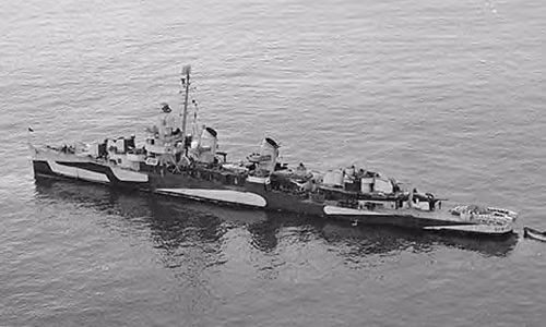 Theo đó, Tổng thống Roosevelt di chuyển bằng thiết giáp hạm USS Iowa và được tàu USS William D. Porter (trong ảnh) hộ tống nhằm đảm bảo an toàn.