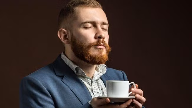 Nhưng sản phẩm quá tốt nào cũng có mặt trái của nó. Các chuyên gia về sức khỏe cảnh báo loại cà phê này có chứa những thành phần không được công khai và khi kết hợp với các chất khác sẽ ảnh hưởng không tốt đến sức khỏe, trong đó có bệnh tim mạch và có thể dẫn đến đau tim. 
