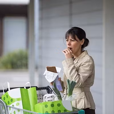 Đói trong đầu: Là khi bạn không cảm thấy mệt cũng không thấy đói nhưng vẫn muốn ăn thứ gì đó. Lúc này có thể là do bạn chán không muốn làm việc đang làm nữa. Hãy ngừng lại một chút để nghĩ xem bạn có thực sự cần ăn gì hay không. 
