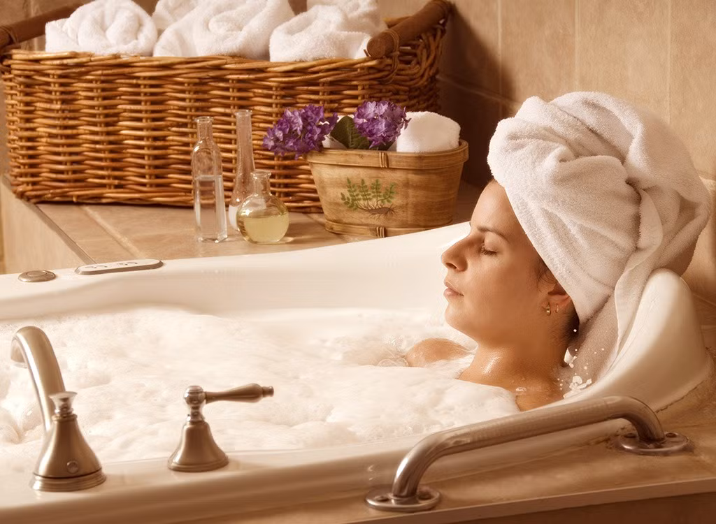 Rất nhiều chuyên gia tin tưởng rằng căng thẳng kéo dài khiến tuyến yên sản sinh ra endorphin đè bẹp các hormone sinh sản. Những phụ nữ luôn thoải mái về tinh thần dễ mang thai gấp 3 lần những người thường xuyên bị stress. 