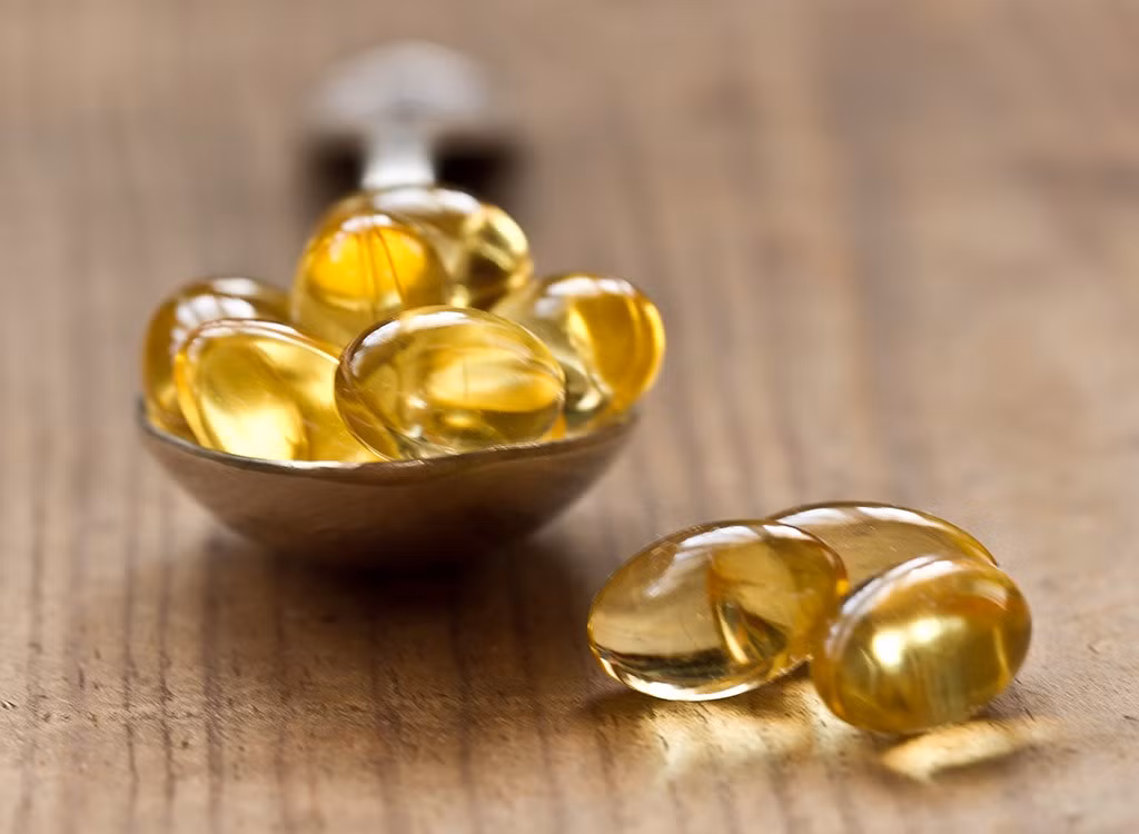 Ngoài magie, dầu cá cũng có tác dụng cân bằng hormone và tạo điều kiện để não thai nhi phát triển mạnh khỏe. Lượng dầu cá phù hợp cho mỗi ngày là từ 800mg EPA và từ 500mg DHA trở lên.