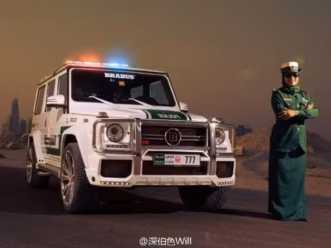 Xe có thể tăng tốc từ 0-100km/h trong 4.9 giây. Bên trong có động cơ V8 5.5 lít twin-turbo, công suất 700 mã lực, mô men xoắn 960 Nm. Xe chạy tốc độ lớn nhất là 240km/h. 