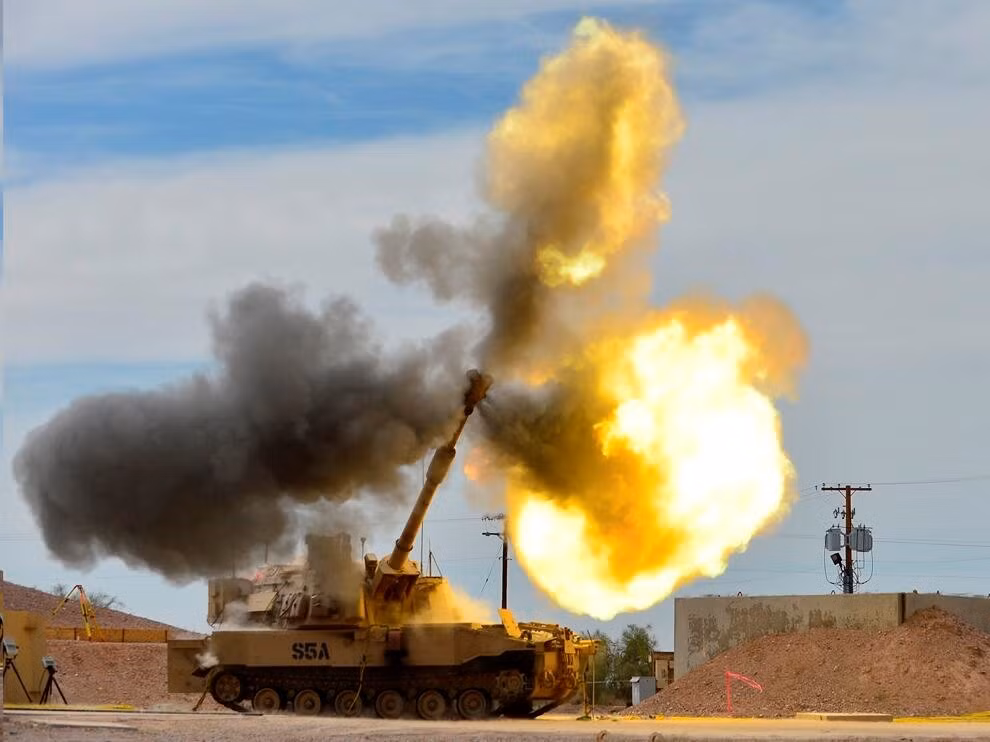 Theo số liệu của SIPRI, lựu pháo tự hành M109 Paladin được xuất khẩu cho 38 quốc gia, đưa nó trở thành lựu pháo tự hành phổ biến nhất thế giới. Paladin được trang bị pháo chính 155 mm, tầm bắn tối đa 30 km.