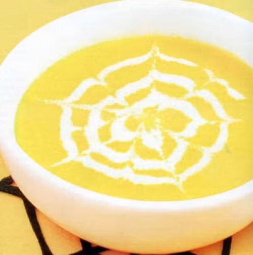 Súp bí đỏ rất tốt cho trẻ em. Không những thế, người lớn cũng rất thích món ăn này.(Ảnh: Món ngon Việt)