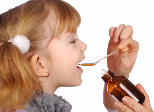 Hàm lượng Kẽm trong các loại thuốc/cốm ăn ngon là ở khoảng 2mg, đó không phải liều điều trị. Liều điều trị thường là 10mg (cho trẻ từ 17 tuần - 6 tháng) hoặc 20mg (cho 10- 14 ngày). Do đó, liều bình thường 2mg trong các thuốc/cốm ăn ngon không có tác dụng gì lên cải thiện tăng trưởng hay biếng ăn của bé. Thực tế, một báo cáo thử nghiệm lâm sàng cho thấy bổ sung kẽm không cải thiện bé ăn ngon hay giúp tăng trưởng. Do đó, liều bình thường 2 mg trong các thuốc ăn ngon không có tác dụng lên cải thiện tăng trưởng hay giúp các bé ăn ngon, chỉ có tác dụng ngăn ngừa sự thiếu hụt kẽm cho bé.