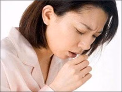 Cơ thể thiếu vitamin D dễ bị viêm phổi kèm theo những triệu chứng như sốt, ớn lạnh và đau ở vùng ngực. Những triệu chứng khác như nôn mửa, tiêu chảy và đau đầu cũng cho thấy nguy cơ bạn bị viêm phổi. Vì vậy bạn luôn cần phải bổ sung đủ vitamin D. 