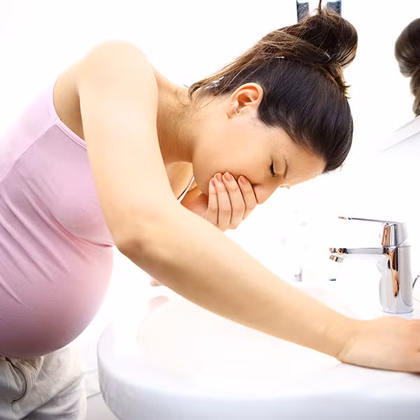 Một số nghiên cứu khác cũng đã chứng minh rằng phụ nữ ốm nghén sinh con khỏe mạnh hơn cả về trọng lượng và chiều dài đồng thời làm giảm nguy cơ sinh non. Cà phê, đồ uống có cồn, thực phẩm chiên rán…đều là những thứ mà phụ nữ mang thai gần như không thể ăn được khi bị ốm nghén. Vì vậy, ốm nghén có lợi cho sức khỏe của cả bà mẹ và thai nhi.