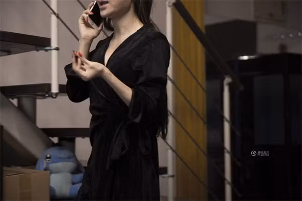Căn phòng bài trí với màu hồng đặc trưng của các thiếu nữ. 