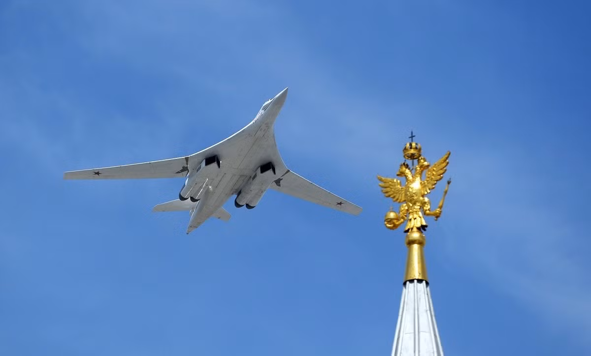Ukraine cũng từng sở hữu một lượng lớn máy bay ném bom chiến lược loại này. Tuy nhiên tới thời điểm hiện tại, Ukraine đã loại biên hoàn toàn các máy bay ném bom Tu-160 và chỉ còn duy nhất một chiếc nguyên vẹn nằm trong... viện bảo tàng. Nguồn ảnh: TASS.