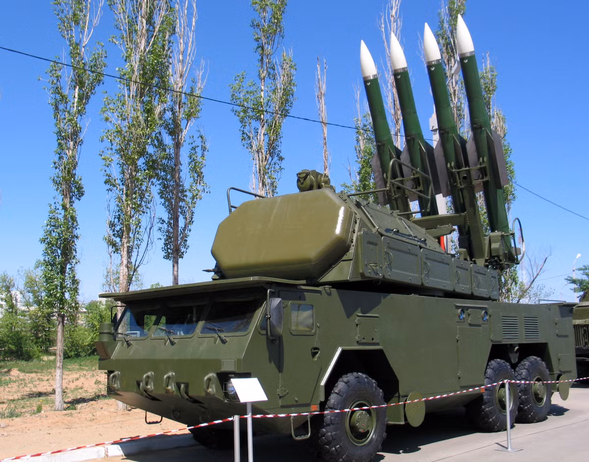 Buk-M1-2 hiện cũng có mặt trong biên chế phòng không Syria với số lượng ít nhất 20 tổ hợp. Nguồn ảnh: Archive.