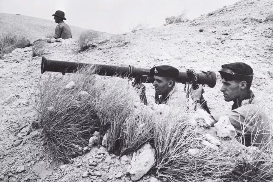 Khả năng xuyên giáp của khẩu Bazooka này cũng cực kỳ đáng nể khi nó có thể xuyên "ngọt sớt" qua 280mm thép cán đồng nhất ở khoảng cách 100 mét. Nguồn ảnh: Warhistory.