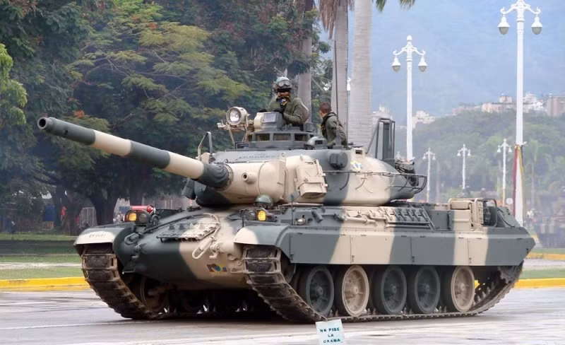 Cuối cùng là xe tăng chủ lực AMX-30, loại xe tăng này được Pháp đưa vào biên chế năm 1967 và được trang bị khẩu pháo cực khủng so với thời bấy giờ, lên tới 105mm. Nguồn ảnh: Warhistoryonline.