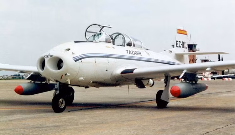 Hai động cơ được sử dụng là loại động cư Marbore VI tubor, cho phép HA-220 cất cánh được với trọng lượng lớn nhất lên tới 3450 kg. Nguồn ảnh: Primeportal.