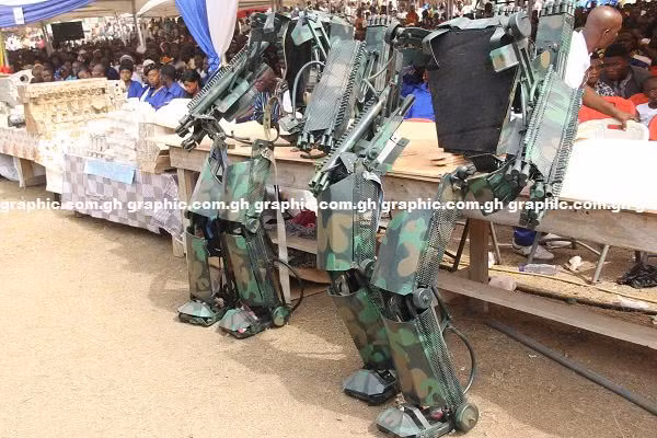 Hệ thống giáp này không những có thể bảo vệ người lính trước hoả lực đối phương mà còn cung cấp cho người lính sức mạnh cơ bắp cực kỳ tốt. Nguồn ảnh: GraphicGH.