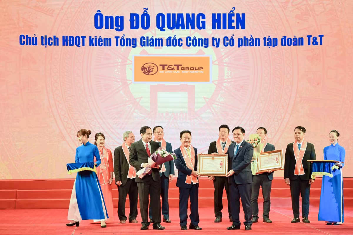 Doanh nhan Do Quang Hien duoc trao tang Huan chuong Lao dong hang Nhat