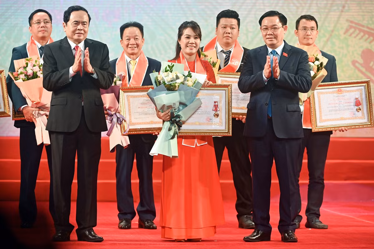 Doanh nhan Do Quang Hien duoc trao tang Huan chuong Lao dong hang Nhat-Hinh-4