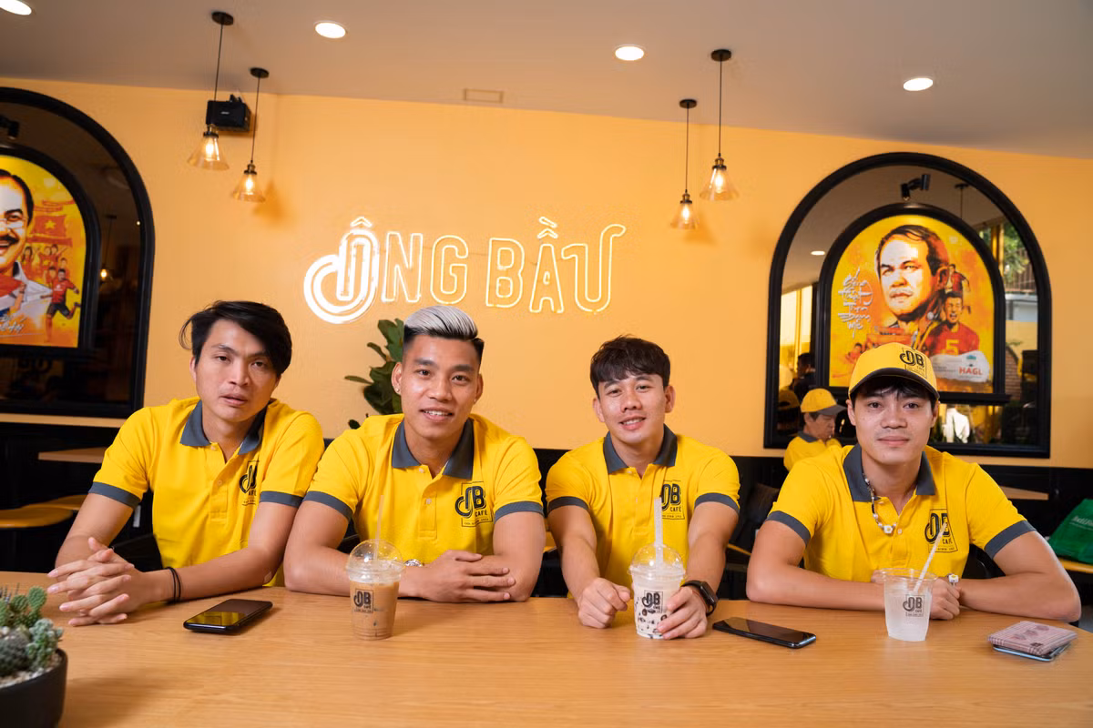 6 cau thu HAGL theo bau Duc kinh doanh ca phe Ong Bau