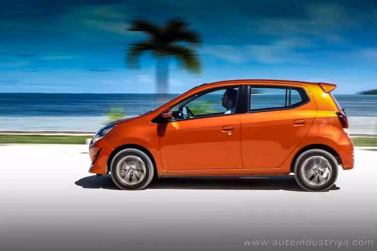 Tại thị trường Phillipines, Toyota Wigo vnaax được bán với 3 phiên bản là G AT, G MT và E MT với giá lần lượt 599, 564 và 526.000 PHP (tương đương 273, 257 và 240 triệu đồng).