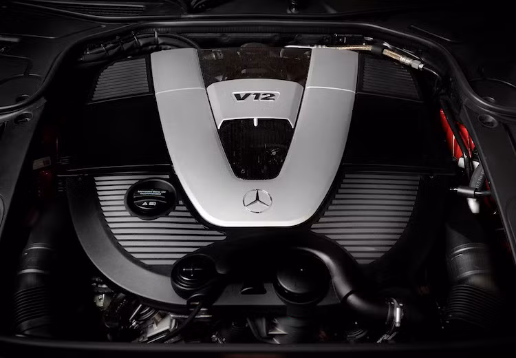 Nằm dưới nắp ca-pô của Maybach S650 là khối động cơ V12 6.0l tăng áp kép, với công suất tối đa lên tới 621 mã lực và mô-men xoắn cực đại "khủng" 1000 mã lực, đi kèm Hộp số AMG SPEEDSHIFT PLUS 7G-TRONIC và hệ dẫn động bánh sau.
