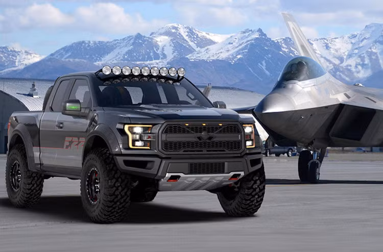 Chiếc F150 đặc biệt được độ bởi đội Ford Performance do Melvin Betancourt, quản lý thiết kế của Ford đứng đầu. Mẫu xe này lấy cảm hứng từ chiếc máy bay chiến đấu tàng hình Lockheed F-22 Raptor, loại máy bay chiến đấu chiếm ưu thế trên không hiện đại nhất thế giới.