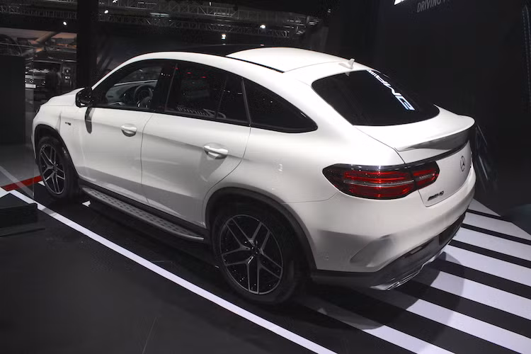 Tại thị trường Việt Nam, AMG GLE 43 AMG Coupe được Mercedes-Benz tại Việt Nam bán với giá niêm yết 4,469 tỷ đồng.