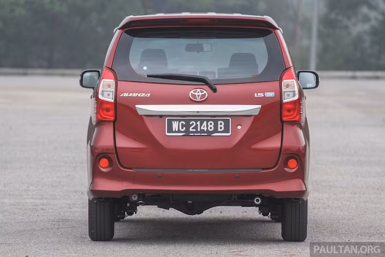 Hiện tại ở Malaysia, phiên bản Avanza rẻ nhất đang có giá 68.330 Ringgit (tương đương 362 triệu đồng) và cao nhất là 80.810 Ringgit (tương đương 428 triệu đồng). Nếu như Avanza được phân phối chính thức tại thị trường Việt Nam, nhiều khả năng khách hàng sẽ phải đợi tới đầu năm 2018 mới có thể mua xe với giá dự đoán tầm khoảng 600 - 700 triệu đồng.